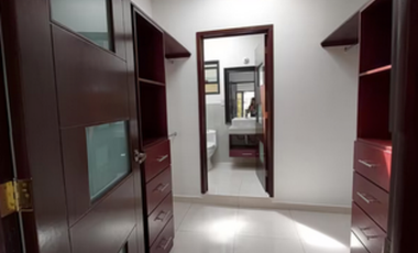 !precio negociable¡ AMPLIA ESTRENE MODERNA CON VIGILANCIA RECÁMARA CON VESTIDOR Y BAÑO PB Y ALBERCA