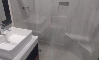 !precio negociable¡ AMPLIA ESTRENE MODERNA CON VIGILANCIA RECÁMARA CON VESTIDOR Y BAÑO PB Y ALBERCA