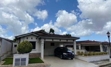 ALQUILER CASA COSTA VERDE