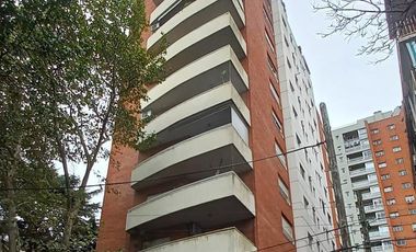 Departamento dos dormitorios dependencia cochera cubierta a mts estacion de Olivos