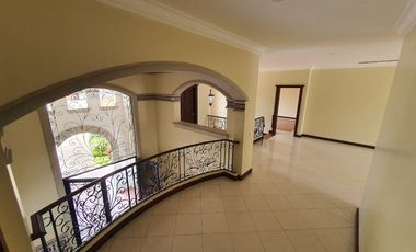 EN VENTA CASA URBANIZACION RÍO GRANDE  KM.1.5 - SAMBORONDON