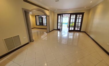 EN VENTA CASA URBANIZACION RÍO GRANDE  KM.1.5 - SAMBORONDON