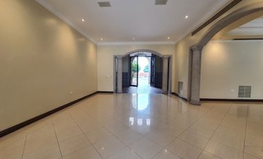 EN VENTA CASA URBANIZACION RÍO GRANDE  KM.1.5 - SAMBORONDON