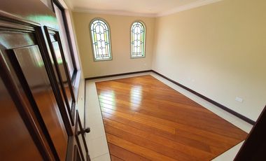EN VENTA CASA URBANIZACION RÍO GRANDE  KM.1.5 - SAMBORONDON