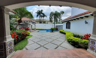 EN VENTA CASA URBANIZACION RÍO GRANDE  KM.1.5 - SAMBORONDON