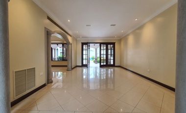 EN VENTA CASA URBANIZACION RÍO GRANDE  KM.1.5 - SAMBORONDON