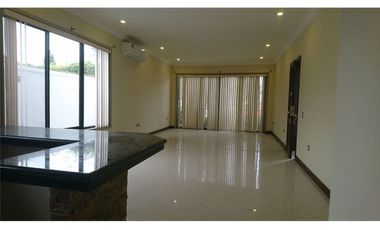 EN VENTA CASA URBANIZACION RÍO GRANDE  KM.1.5 - SAMBORONDON