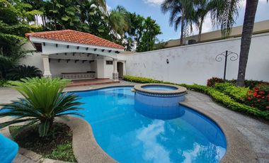 EN VENTA CASA URBANIZACION RÍO GRANDE  KM.1.5 - SAMBORONDON