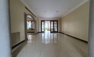 EN VENTA CASA URBANIZACION RÍO GRANDE  KM.1.5 - SAMBORONDON