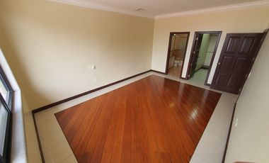 EN VENTA CASA URBANIZACION RÍO GRANDE  KM.1.5 - SAMBORONDON