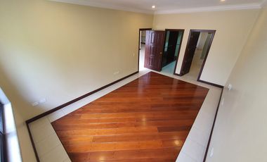 EN VENTA CASA URBANIZACION RÍO GRANDE  KM.1.5 - SAMBORONDON