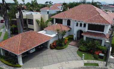 EN VENTA CASA URBANIZACION RÍO GRANDE  KM.1.5 - SAMBORONDON