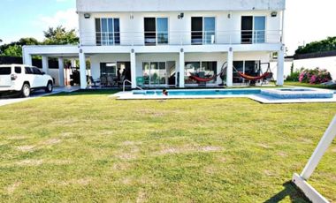 CASA CON PISCINA 5 RECAMARAS AMOBLADA  DOS PISOS EN CORONADO