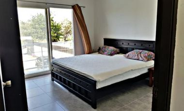 CASA CON PISCINA 5 RECAMARAS AMOBLADA  DOS PISOS EN CORONADO