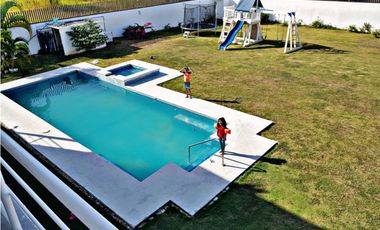 CASA CON PISCINA 5 RECAMARAS AMOBLADA  DOS PISOS EN CORONADO