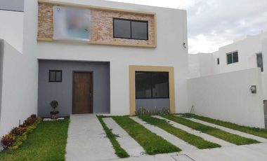 VENTA DE CASA NUEVA EN FRACC. LOMAS DE LA RIOJA EN LA RIVIERA VERACRUZANA