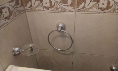 P.H. en Alquiler para profesional o consultorio frente a la plaza San Martín de Glew.