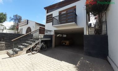 Casa en Arriendo en Casa en venta en Avenida Copayapu, sector Pedro Pablo Figueroa.