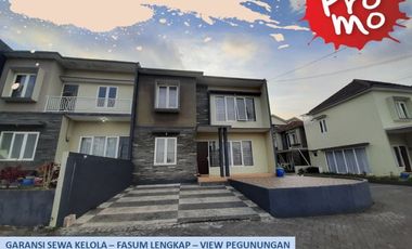 Ready Stok Hook Rumah Batu Dikelilingi Tempat Wisata