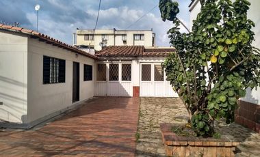 casa en venta en barrio blanco. Cod V101179