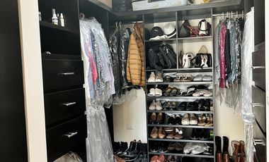 MODERNA Y AMPLIA  CASA EN VENTA EN LAS PLAZAS