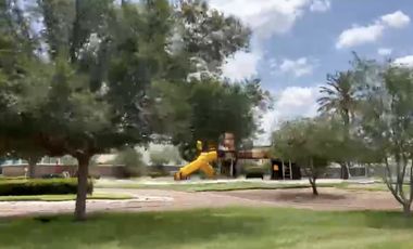 MODERNA Y AMPLIA  CASA EN VENTA EN LAS PLAZAS