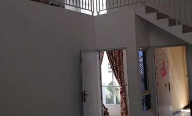 Rumah cluster modern disewakan.DEKAT KOTA,SEMI FURNISH,AMAN