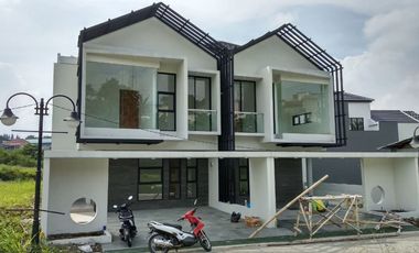 CLUSTER RUMAH PONDOK HIJAU ADA KOLAM RENANGNYA DEKET JALAN SETIA BUDI