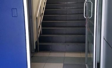 Grande edificio esquinero en alquiler - excelente ubicación en Urdesa (J Luna)