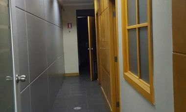 Grande edificio esquinero en alquiler - excelente ubicación en Urdesa (J Luna)