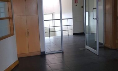 Grande edificio esquinero en alquiler - excelente ubicación en Urdesa (J Luna)