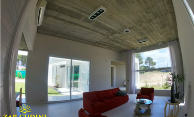 CASA MINIMALISTA 5 AMBIENTES CON JACUZZI VENTA Bº NAYADES PINAMAR