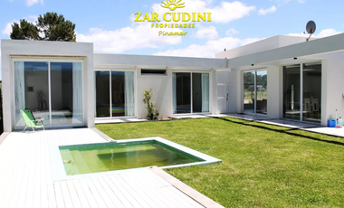 CASA MINIMALISTA 5 AMBIENTES CON JACUZZI VENTA Bº NAYADES PINAMAR