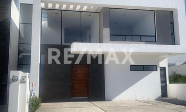 Casa Venta Residencial Lomas de Juriquilla Queretaro RCV220201-VM - (3)