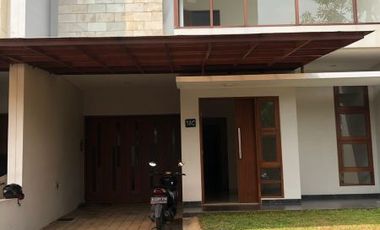 DIJUAL TOWN HOUSE MUTIARA (Baru Selesai Bangun)DI LENTENG AGUNG JAGAKARSA JAKARTA SELATAN