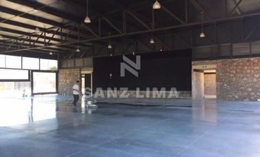 SALIDA A SALVATIERRA: MAJESTUOSO SALÓN DE FIESTAS