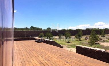 SALIDA A SALVATIERRA: MAJESTUOSO SALÓN DE FIESTAS