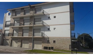 Departameno Tres Ambientes y Cochera