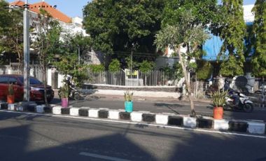 Rumah usaha Jl Kutai , Strategis