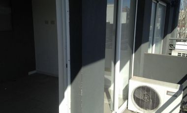 VENTA DE EXCELENTE DEPARTAMENTO MONOAMBIENTE - MONTE GRANDE CENTRO - SOBRE BVAR. BUENOS AIRES