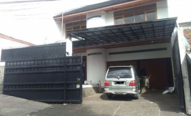 Rumah Lama 2 Lantai Siap Huni Cipedes Sukajadi Bandung