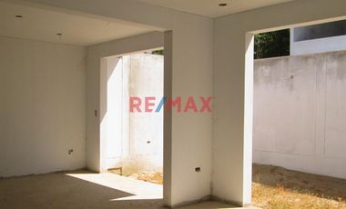 🏡 Casa De Campo En Casco Gris - Ideal Para Personalizar 🎨 🔰 2 Pisos, 📐 196M² De Terreno  -📌 La Mariposa Solo 10 Min De La Ciudad 🌿