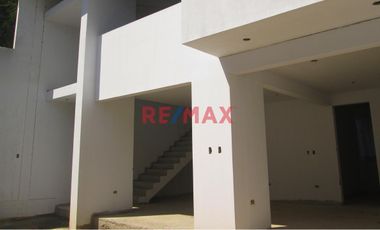 🏡 Casa De Campo En Casco Gris - Ideal Para Personalizar 🎨 🔰 2 Pisos, 📐 196M² De Terreno  -📌 La Mariposa Solo 10 Min De La Ciudad 🌿