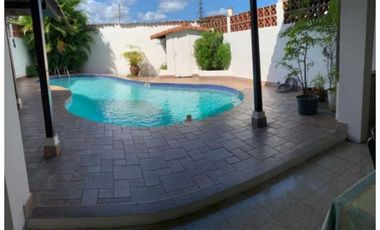SE VENDE CASA TIPO DÚPLEX EN EL CARMEN