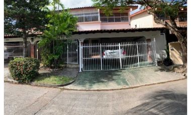 SE VENDE CASA TIPO DÚPLEX EN EL CARMEN