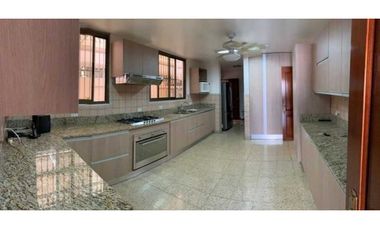 SE VENDE CASA TIPO DÚPLEX EN EL CARMEN