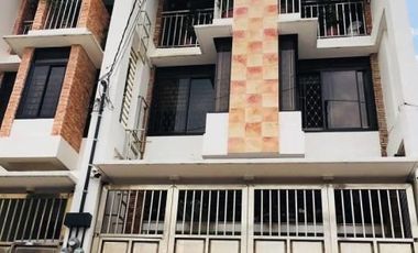 FOR SALE: 6 BR Residential/Office Townhouse in Roxas District, Quezon City