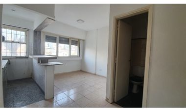 Departamento de 1 amb a la calle ( Lamadrid 2600)