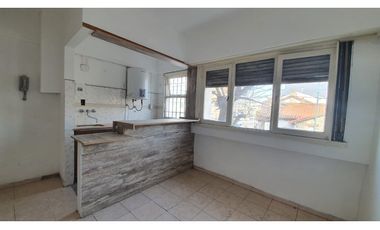 Departamento de 1 amb a la calle ( Lamadrid 2600)