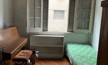 AMPLIO SEMIPISO DE 2 AMBIENTES CON POSIBILIDAD DE 3